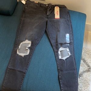 NWT Levi’s 721 High Rise Skinny sz 32 x 30 length